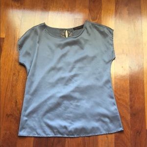 Size Small Grey Top in Like New Condition.